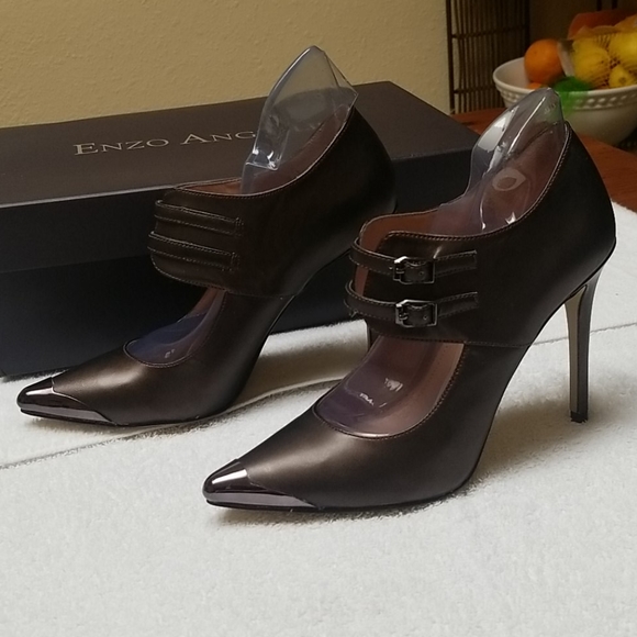 Heels - Picture 2 of 5